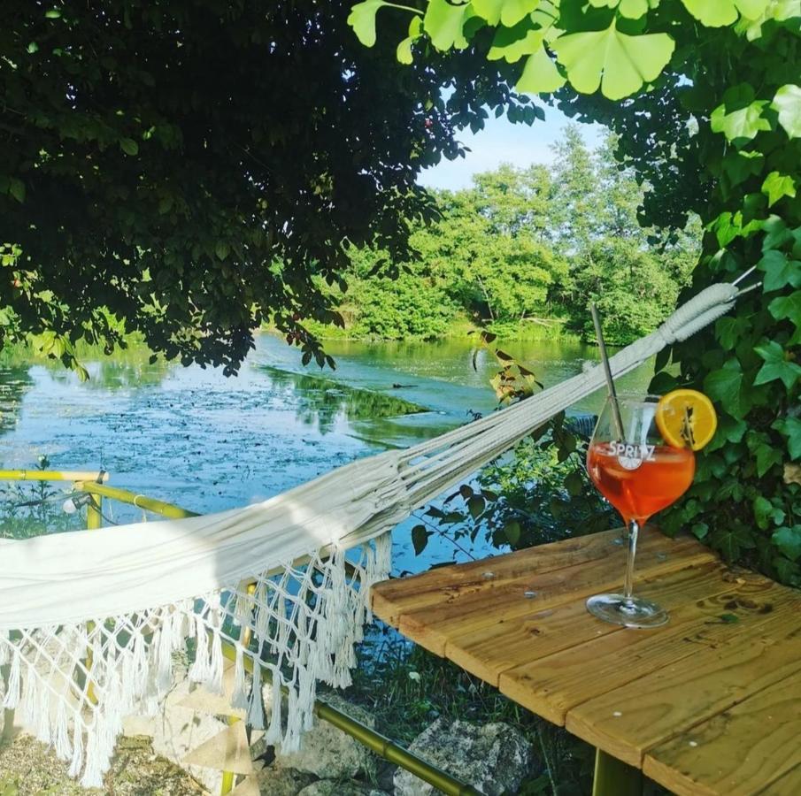 Moulin De Monpoisson Bed and Breakfast Le Puy Exterior foto